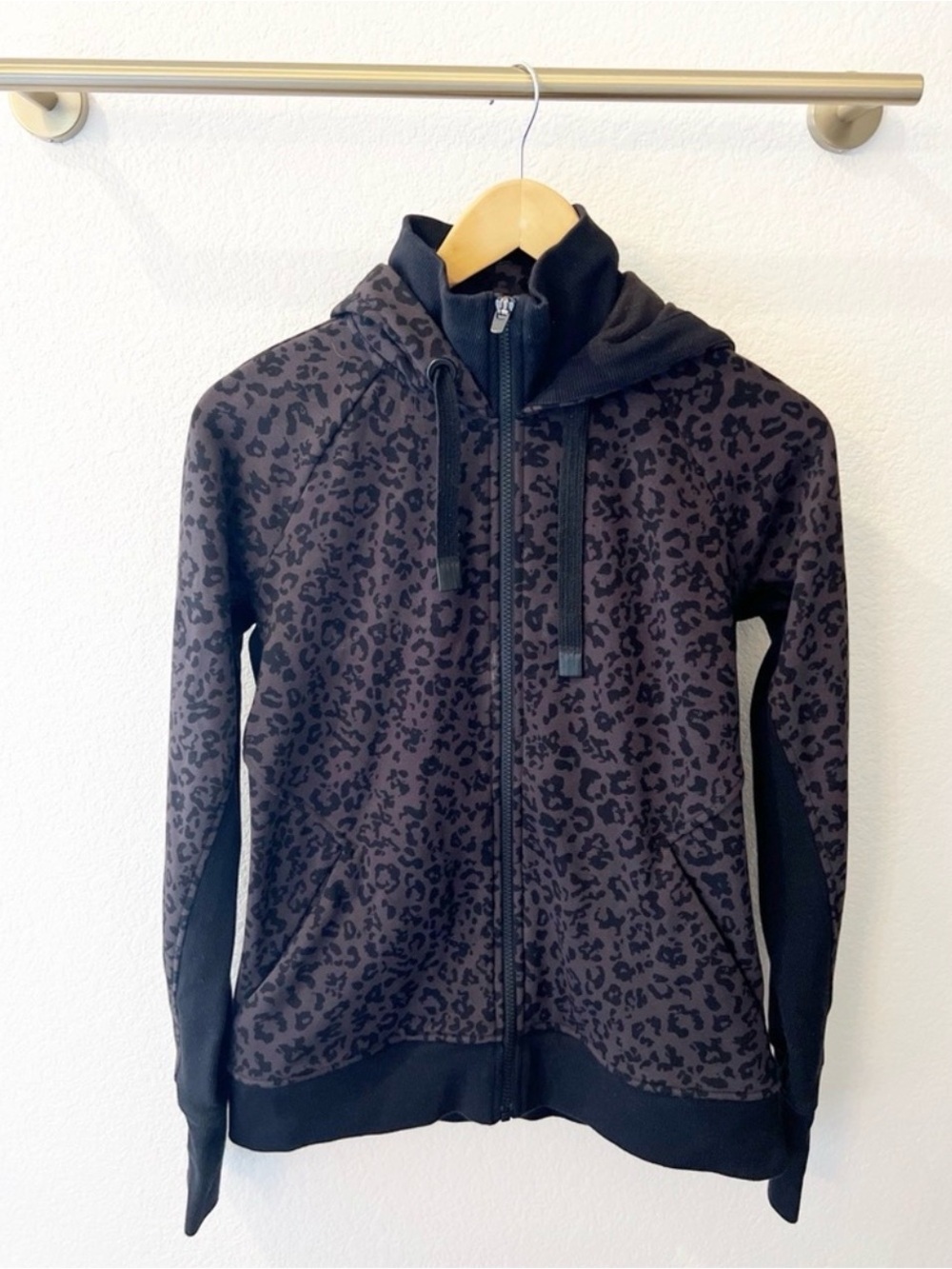 Athleta Brown & Black Triumph
Printed Hoodie Size S - Picture 3 of 8